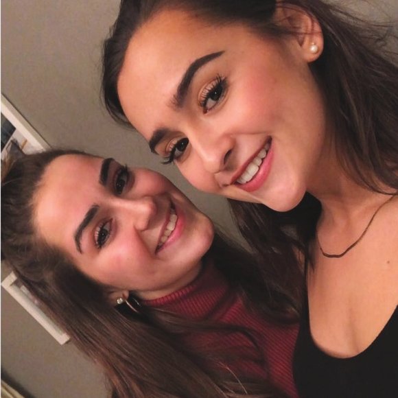 Meet your Posher, Kirsten! - Picture 4 of 4